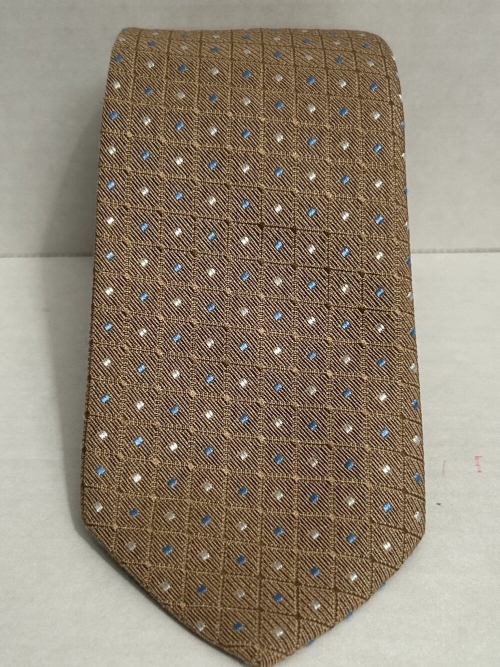 Tom James Mens 100% Silk Necktie Brown Blue White Geometric Pattern USA Made